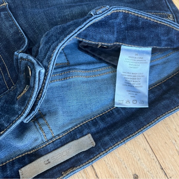Joe’s Jeans Size 26 Distressed & Stretchy. Super comfortable!! - Picture 2 of 7